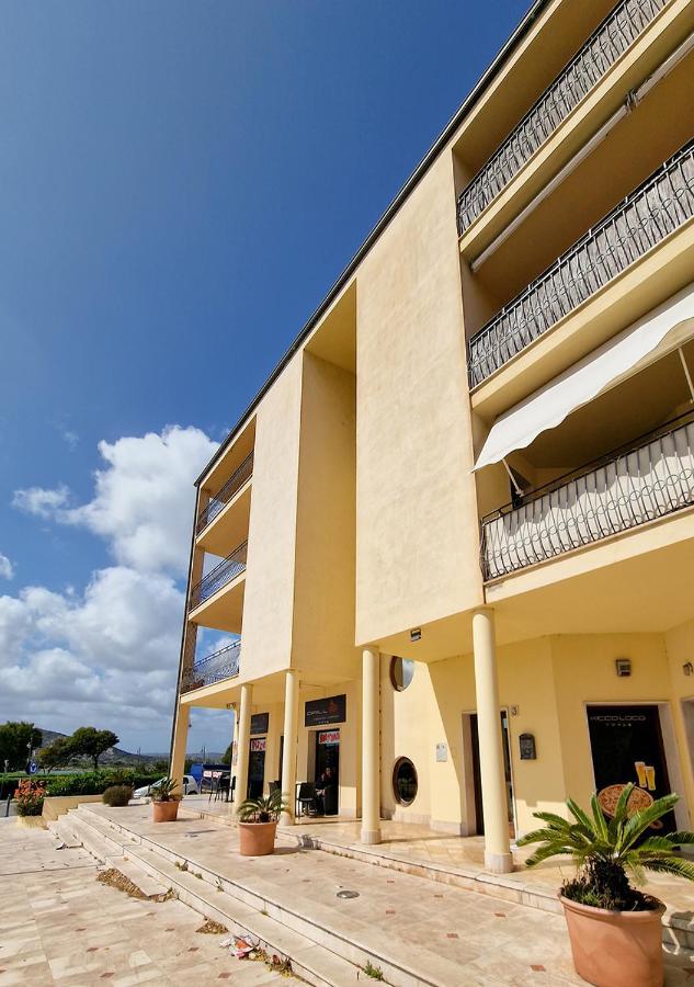 Murphy Holiday Home - Residenza Aldo Moro 02 La Maddalena  Ngoại thất bức ảnh