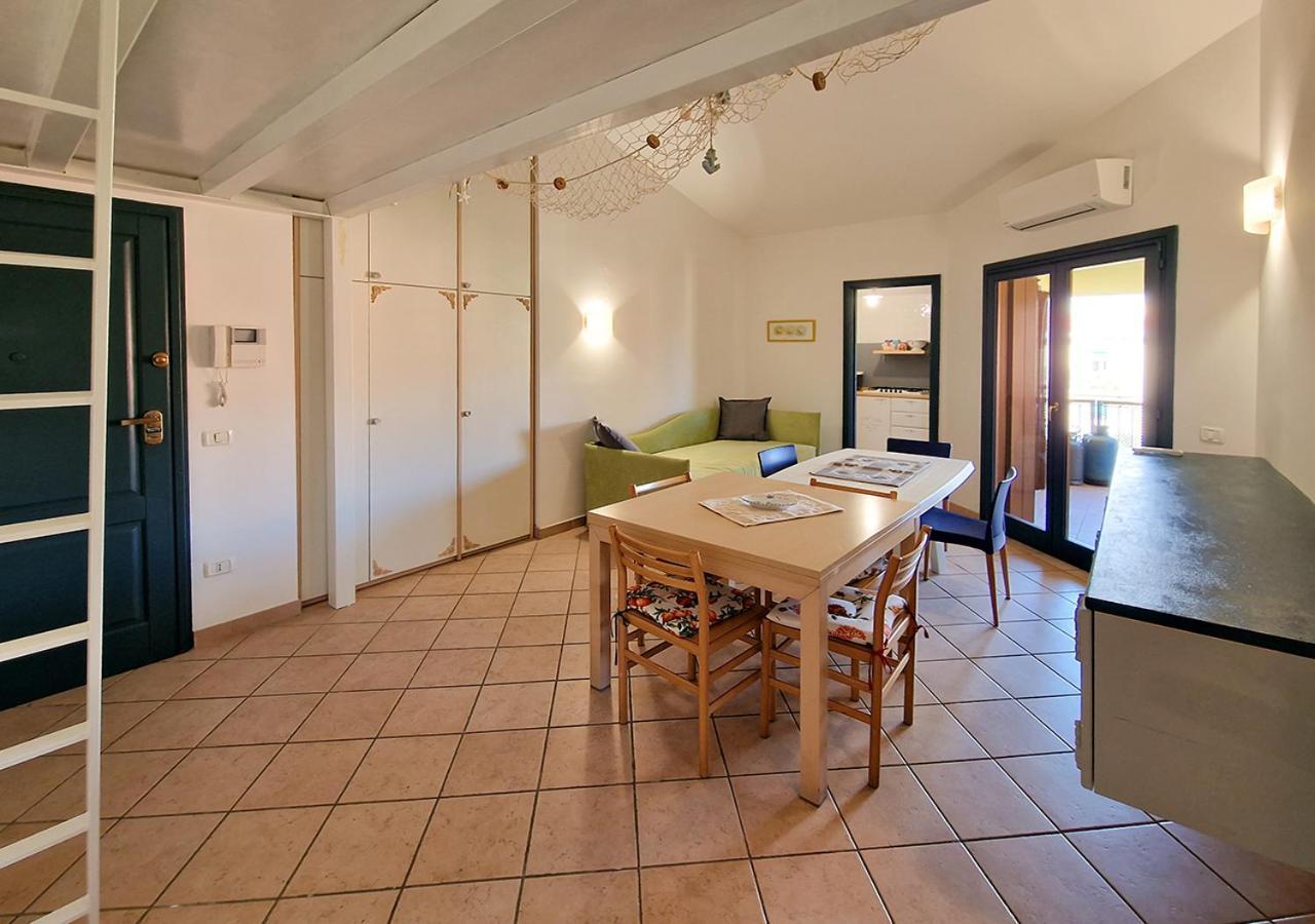 Murphy Holiday Home - Residenza Aldo Moro 02 La Maddalena  Ngoại thất bức ảnh